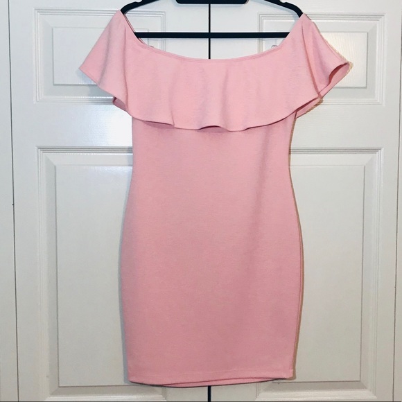 GUESS Bonair Off Shoulder Ruffle Dress - Picture 3 of 8